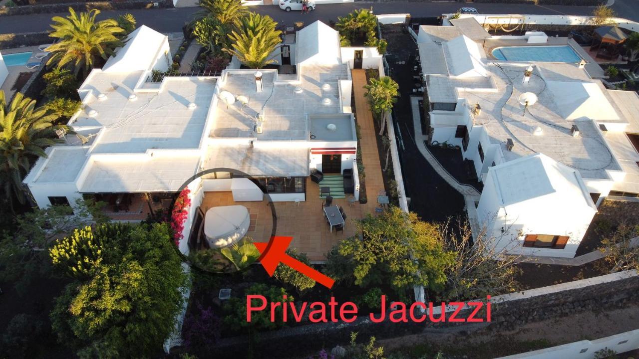 Lovely Villa Nico Playa Blanca, Hot Tub, Communal Pool Exterior foto