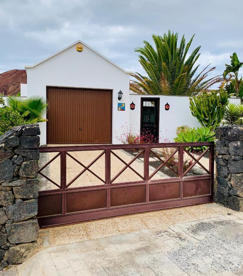 Lovely Villa Nico Playa Blanca, Hot Tub, Communal Pool Exterior foto