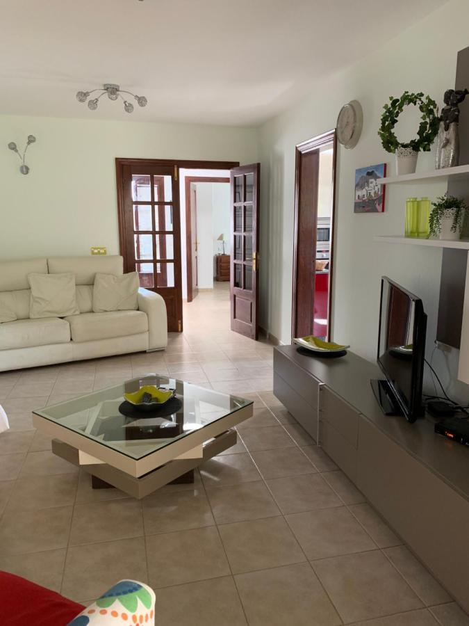 Lovely Villa Nico Playa Blanca, Hot Tub, Communal Pool Exterior foto
