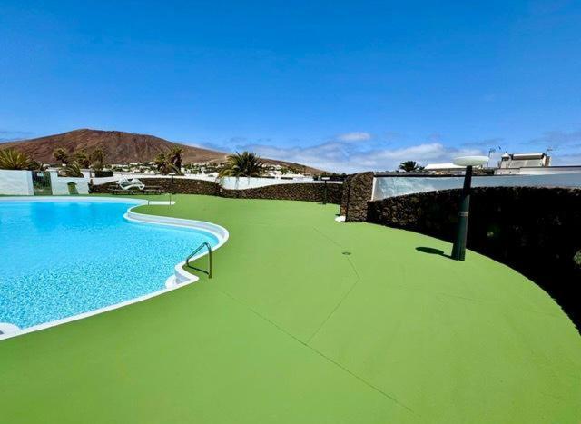 Lovely Villa Nico Playa Blanca, Hot Tub, Communal Pool Exterior foto