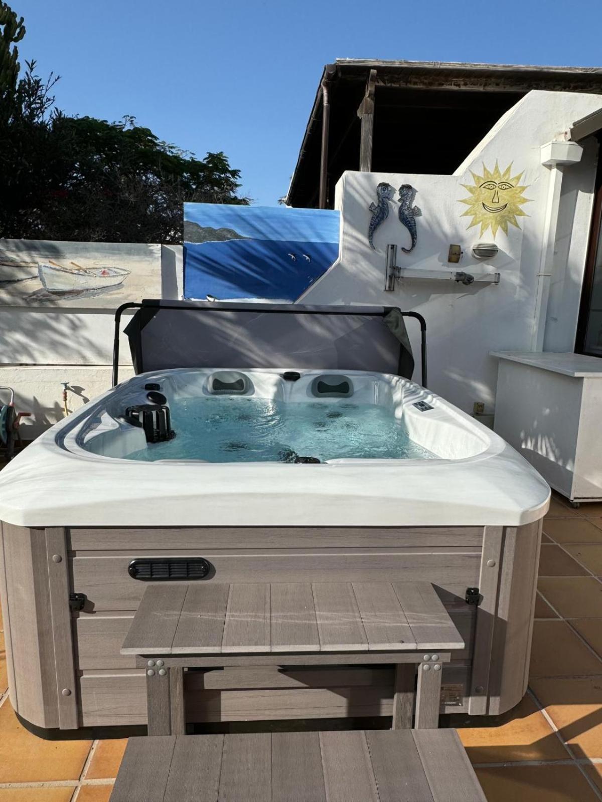 Lovely Villa Nico Playa Blanca, Hot Tub, Communal Pool Exterior foto